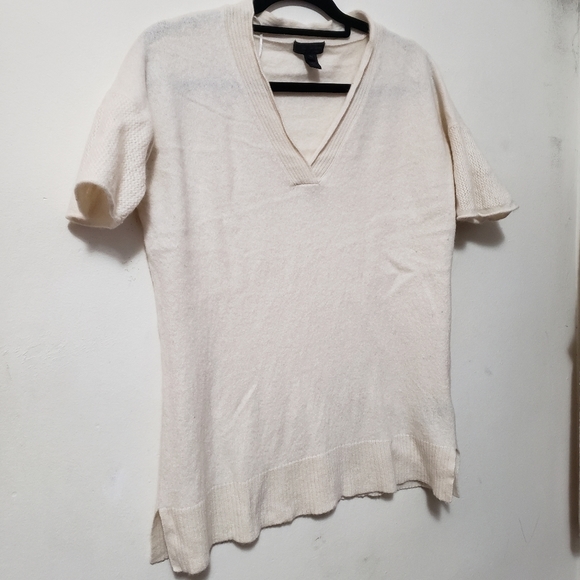 Saks Fifth Avenue Cashmere Short Sleeve V-neck Sweater - Picture 3 of 14